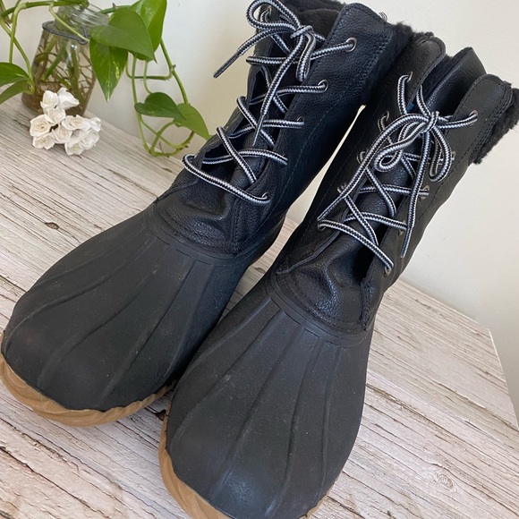 🌸Winter Boots / Duck boots / Black NWOT Size 10 - Picture 1 of 7